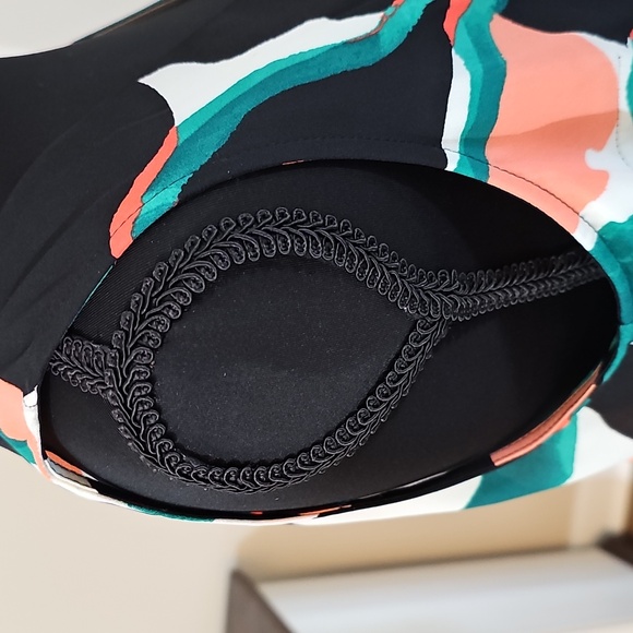 Tank Top - Picture 7 of 16